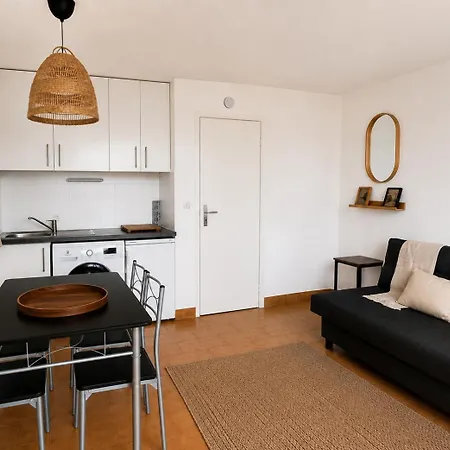 Apartmán Vue Climatise - Piscine - 4 Couchages - Confort *