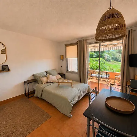 Apartmán Vue Climatise - Piscine - 4 Couchages - Confort