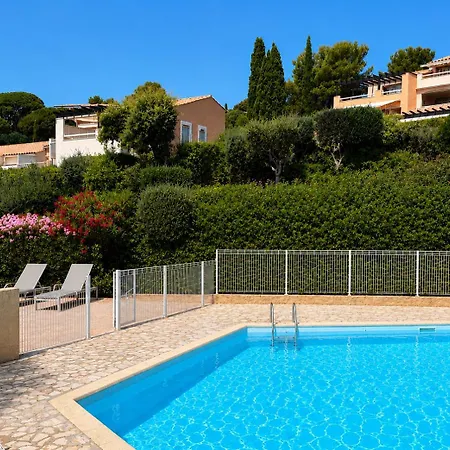 Apartmán Vue Climatise - Piscine - 4 Couchages - Confort *
