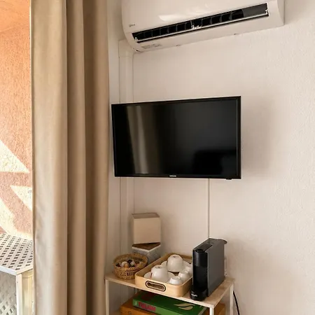 Vue Climatise - Piscine - 4 Couchages - Confort Apartmán *